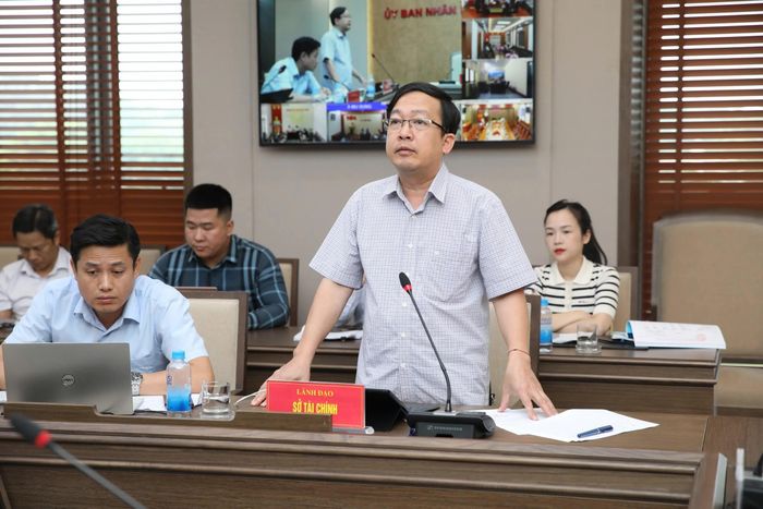 Lãnh đạo Sở Tài chính phát biểu, làm rõ các giải pháp đẩy nhanh giải ngân vốn đầu tư công và thực hiện nhiệm vụ thu ngân sách trên địa bàn.