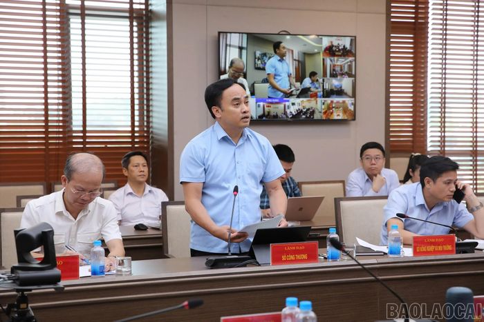 Lãnh đạo Sở Công Thương phát biểu về các giải pháp thúc đẩy phát triển sản xuất, kinh doanh, góp phần tăng nguồn thu ngân sách địa phương.