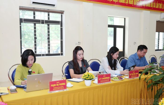 Đại biểu dự buổi khảo sát.