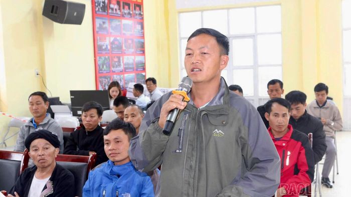Cử tri phát biểu ý kiến, kiến nghị.
