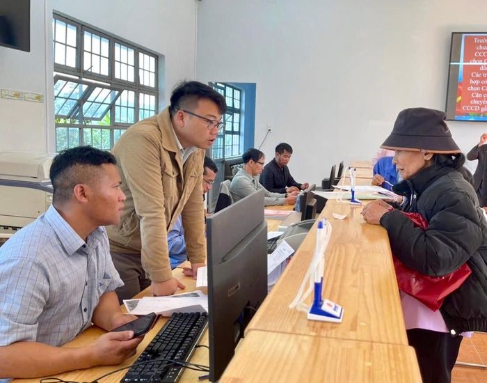 Nhiều địa phương kết hợp nâng cao chất lượng công tác dân vận chính quyền với xây dựng các mô hình dân vận khéo trong cải cách thủ tục hành chính