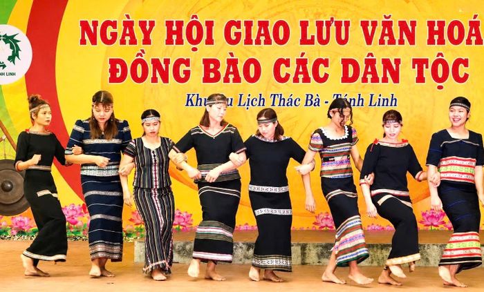 Đồng bào DTTS xã Suối Kiết tham gia ngày hội giao lưu văn hóa