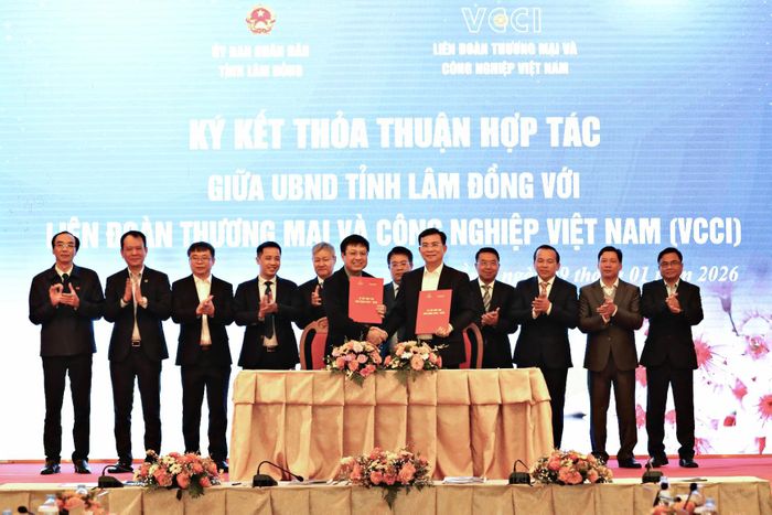 UBND tỉnh Lâm Đồng và Liên đoàn Thương mại và Công nghiệp Việt Nam ký kết bản thỏa thuận hợp tác cải thiện môi trường đầu tư kinh doanh
