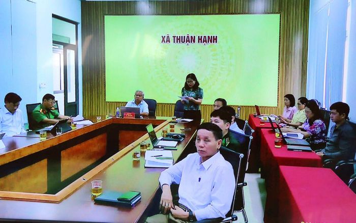 Đại diện xã Thuận Hạnh nêu ý kiến tại hội nghị