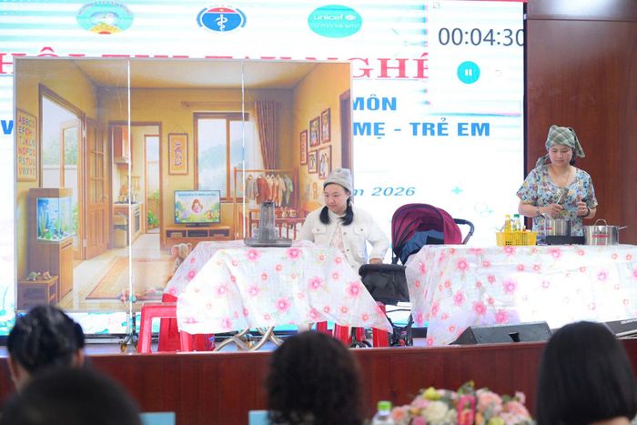 Các đội thi thể hiện kiến thức, kỹ năng chuyên môn trong phần thi lý thuyết “Nắm vững quy trình”