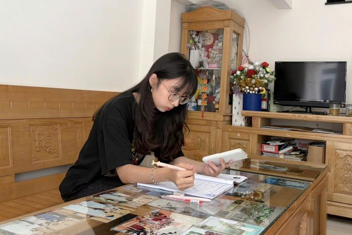 Với em Phan Nguyễn Hồng Phúc, học sinh lớp 12 Tin, Trường THPT Chuyên Thăng Long, mỗi kỳ thi đều là cơ hội để thử sức bản thân
