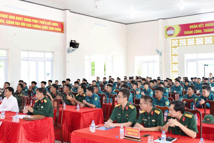 Bộ Chỉ huy Quân sự tỉnh Lâm Đồng ra quân hỗ trợ xây dựng 2 trường nội trú biên giới