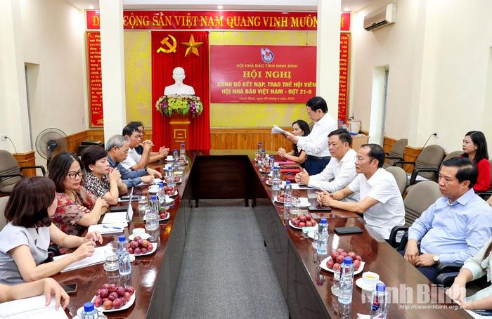 Quang cảnh hội nghị.