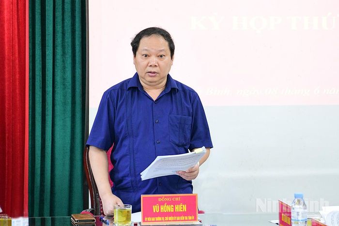 Đồng chí Vũ Hồng Hiên, Ủy viên Ban Thường vụ Tỉnh ủy, Chủ nhiệm UBKT Tỉnh ủy phát biểu tại kỳ họp.