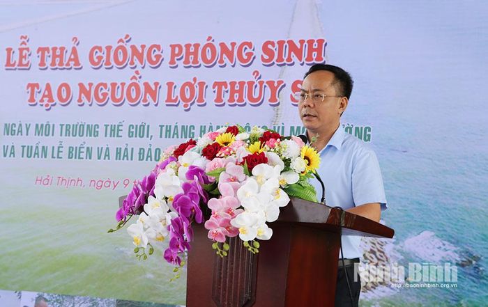 Đồng chí Nguyễn Sinh Tiến, Phó Giám đốc Sở Nông nghiệp và Môi trường phát biểu tại buổi lễ.