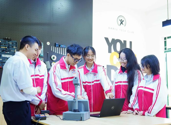 Từ “vườn ươm” Trường THPT chuyên Lê Quý Đôn, nhiều học sinh đã có những dự án hay, chinh phục các sân chơi lớn - Ảnh: Q.H
