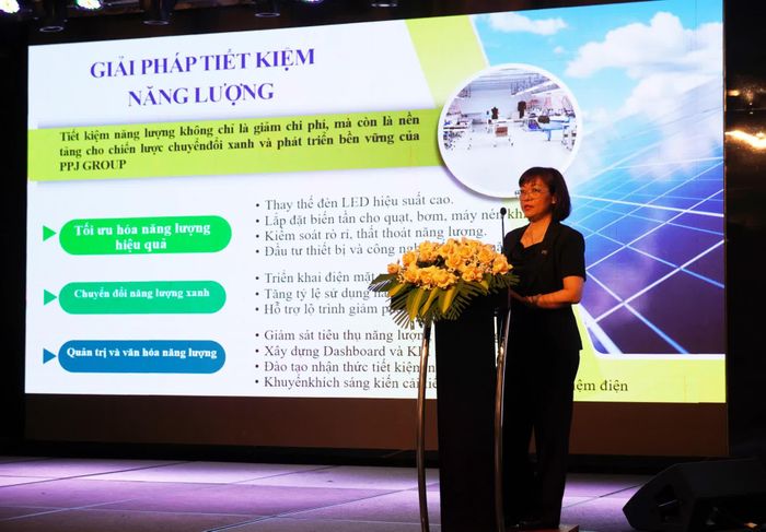 Các đại biểu tham gia thảo luận - Ảnh: X.P