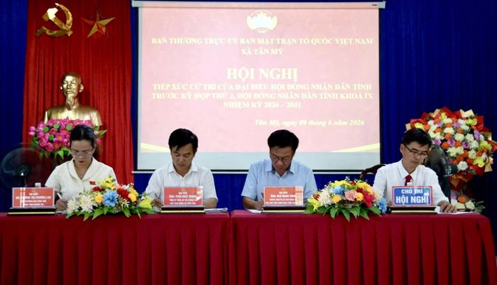 Đại biểu HĐND tỉnh tiếp xúc cử tri xã Tân Mỹ - Ảnh: H.N