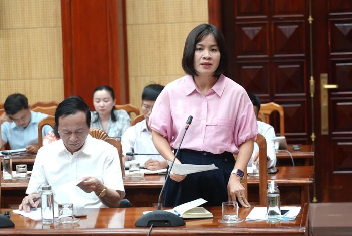 Đại diện lãnh đạo Sở Y tế báo cáo về tình hình thực hiện công tác y tế trọng tâm 5 tháng đầu năm 2026 - Ảnh: T.Đ