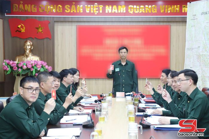 Biểu quyết thông qua các nhiệm vụ, giải pháp khi có tình huống xảy ra.