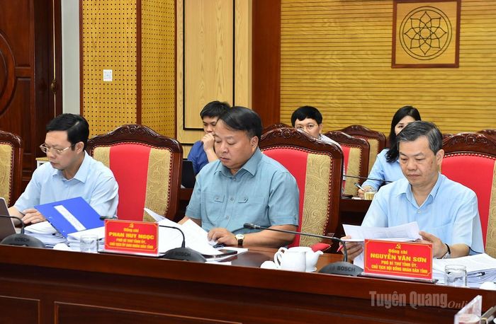 Các đồng chí Thường trực Tỉnh ủy tại hội nghị.