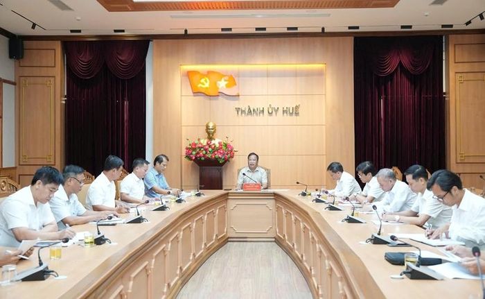 Đồng chí Phạm Đức Tiến phát biểu tại hội nghị
