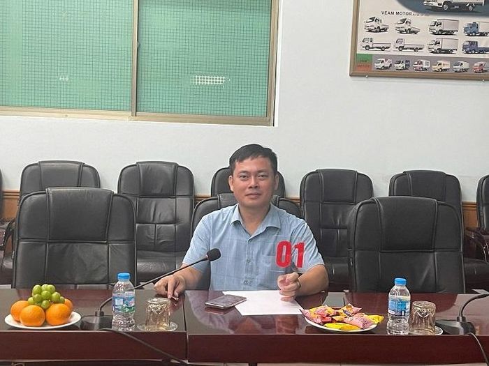 Ông Lê Danh Vinh đại diện Công ty TNHH MTV Khánh Chi Sơn La tham gia phiên đấu giá và trở thành đơn vị trúng đấu giá.