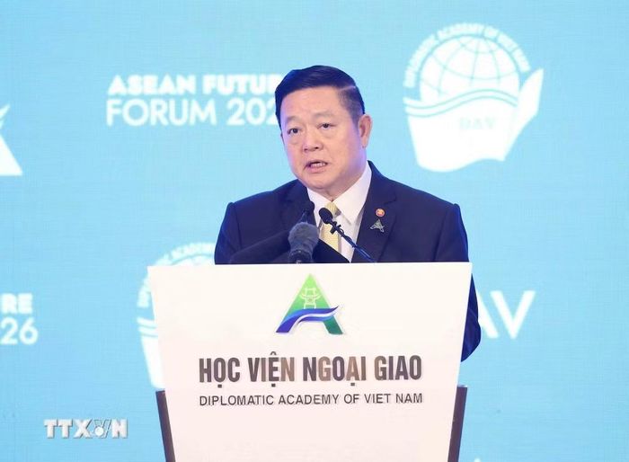 Tổng Thư ký ASEAN Kao Kim Hourn phát biểu tại phiên khai mạc Diễn đàn. (Ảnh: TTXVN)