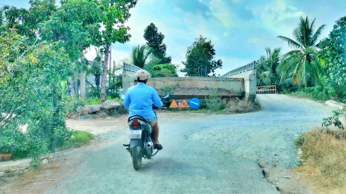 Hạng mục cầu 6000 trên tuyến đường ĐT978 vẫn còn 5 hộ dân chưa bàn giao mặt bằng, địa phương đang rốt ráo lên kế hoạch để cưỡng chế thu hồi đất.