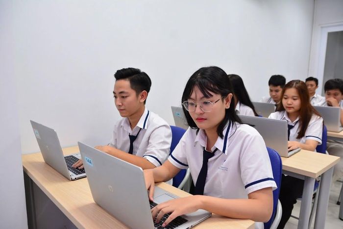 Quy trình chuẩn hóa chương trình, giáo trình học phần bắt buộc hướng tới chất lượng đồng bộ nhưng vẫn tôn trọng quyền tự chủ của các trường đại học (Ảnh minh họa).