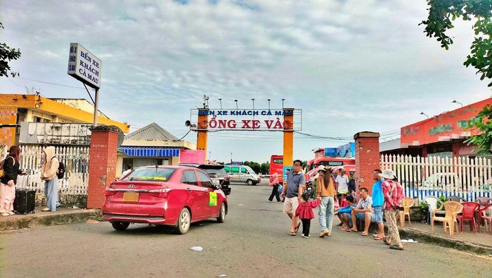 Tỉnh Cà Mau ban hành quy định mức giá trần dịch vụ ra, vào bến xe ô tô giúp minh bạch hóa các loại phí dịch vụ theo từng loại bến xe và loại hình phương tiện.