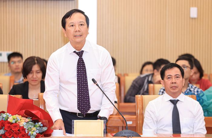 Ông Lương Văn Long, tân Phó giám đốc Ban QLDA Thăng Long chia sẻ tại hội nghị trao quyết định về công tác cán bộ (Ảnh: Tạ Hải).