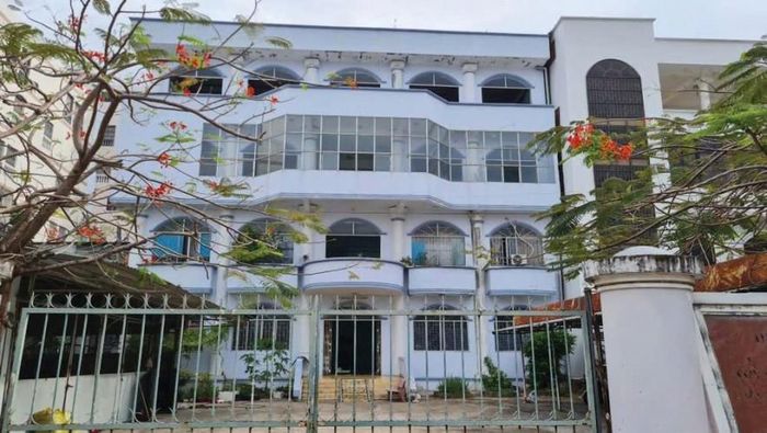 Một cơ sở nhà đất dôi dư tại Cà Mau chưa bố trí khai thác, sử dụng. Ảnh: Nhật Hồ