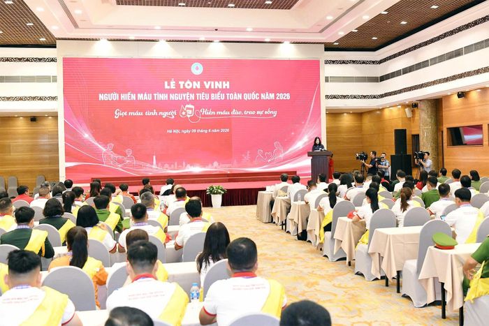 Bộ trưởng Bộ Y tế Đào Hồng Lan - Trưởng Ban Chỉ đạo quốc gia vận động hiến máu tình nguyện phát biểu