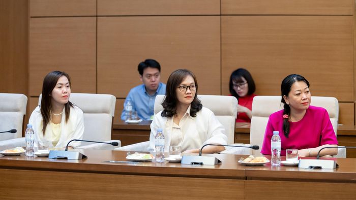 Các đại biểu tham dự cuộc tiếp