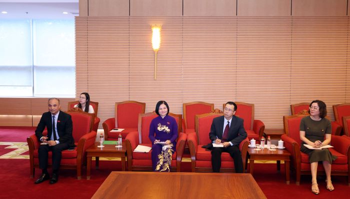 Các đại biểu tham dự cuộc tiếp