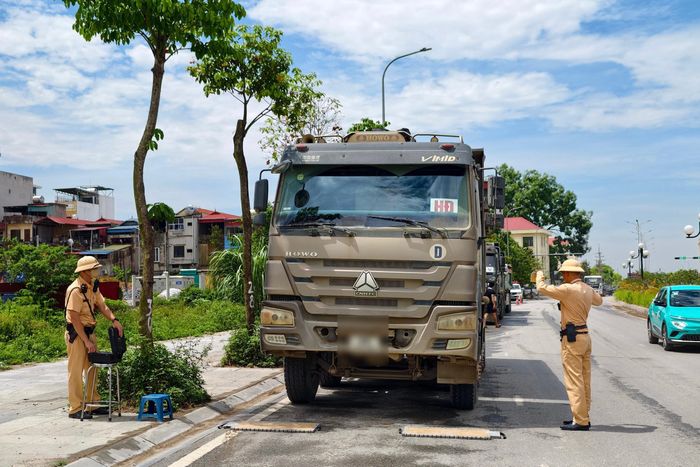 Trường hợp xe có dấu hiệu chở quá tải được cân tải tại chỗ