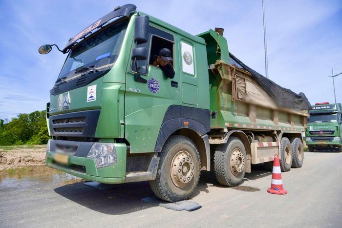 Qua kiểm tra, phát hiện 3 trường hợp chở hàng quá tải