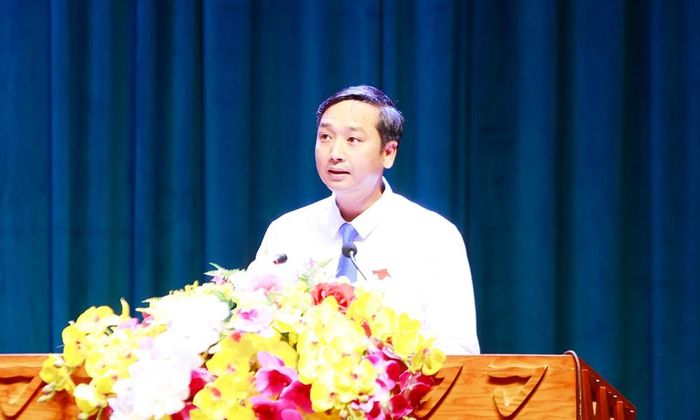 Phó Bí thư Tỉnh ủy, Chủ tịch HĐND tỉnh Nguyễn Việt Oanh phát biểu khai mạc kỳ họp