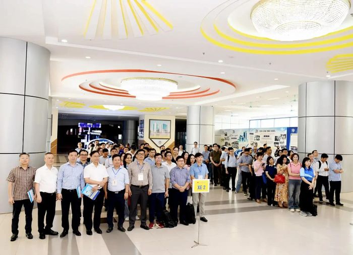 Đoàn công tác Đại học Kinh tế Quốc dân gồm 83 cán bộ, giảng viên tham gia thực hiện nhiệm vụ kiểm tra tại các điểm thi trên địa bàn tỉnh Phú Thọ.