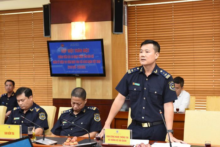 Ông Ngô Như An, Phó trưởng ban Công nghệ thông tin và thống kê hải quan, phát biểu tại buổi gặp mặt.