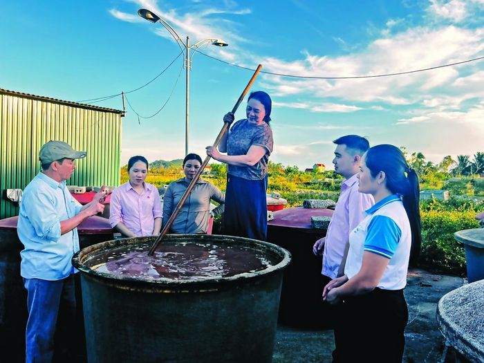 Vốn tín dụng là điểm tựa khôi phục làng nghề nước mắm truyền thống