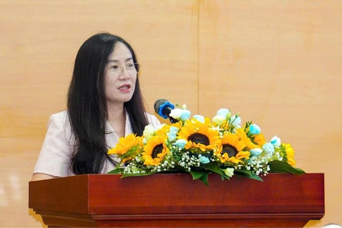 Bà Phạm Thị Thanh Tùng, Vụ Tín dụng các ngành kinh tế (NHNN) chia sẻ tham luận