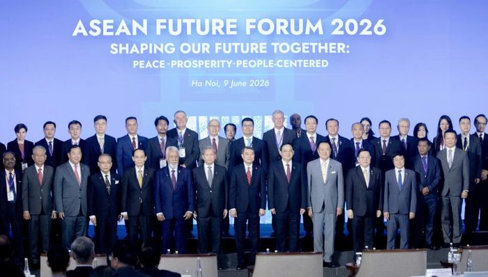 Thủ tướng Lê Minh Hưng chụp ảnh chung cùng các đại biểu tại Diễn đàn Tương lai ASEAN lần thứ 3.
