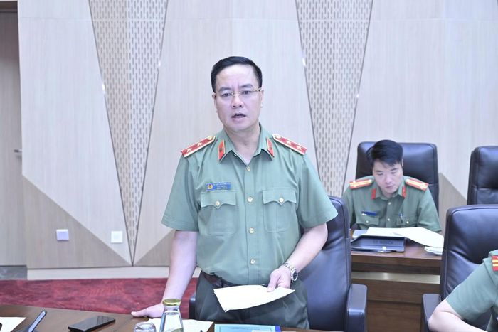  Trung tướng Phạm Công Nguyên, Cục trưởng Cục Pháp chế và cải cách hành chính, tư pháp điều hành phần tham vấn. 