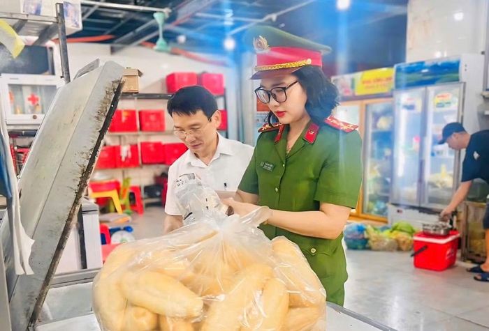 Hà Tĩnh tăng cường hoạt động kiểm tra, giám sát, phối hợp, kịp thời cung cấp, công khai thông tin, kết quả kiểm tra, xử lý hành vi vi phạm của các tổ chức, cá nhân trên các phương tiện thông tin đại chúng.