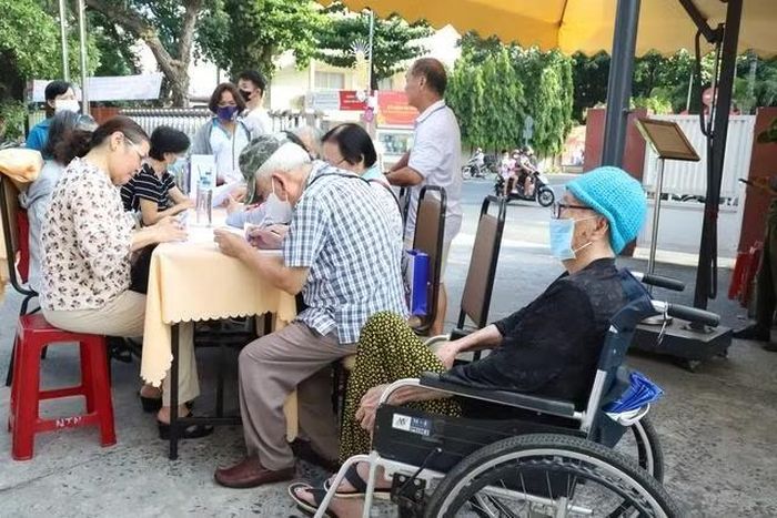 Người dân TP Hồ Chí Minh được kiểm tra sức khỏe, tầm soát các bệnh lý như đái tháo đường, tim mạch, ung thư…