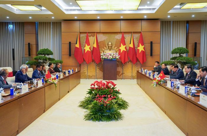 Chủ tịch Quốc hội Trần Thanh Mẫn, Thủ tướng Timor Leste Kay Rala Xanana Gusmão cùng đoàn đại biểu cấp cao hai nước tại cuộc hội kiến.