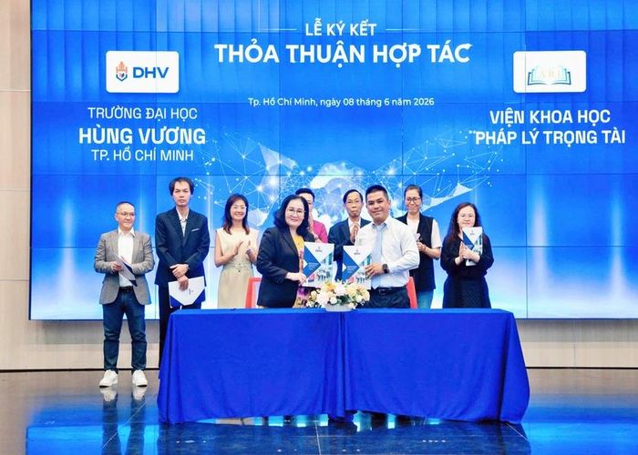 Điểm nhấn của sự kiện là lễ ký kết 5 Biên bản ghi nhớ hợp tác (MOU) giữa Trường đại học Hùng Vương TP.HCM và các đối tác gồm: Công ty MetaSquare; Công ty Chào Thế Giới 3D; Công ty Nền tảng số Metadap; Công ty GMO-Z.COM RUNSYSTEM; Viện Khoa học Pháp lý Trọng tài (ARI).