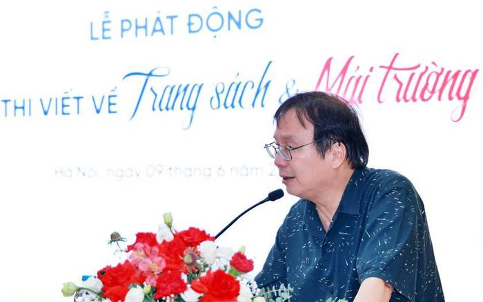 Nhà thơ Nguyễn Tiến Thanh, Chủ tịch Hội đồng Thành viên, Tổng Giám đốc Nhà xuất bản Giáo dục Việt Nam.