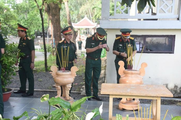 Không chỉ là một công viên văn hóa, nơi đây còn lưu giữ ký ức về những năm tháng chiến tranh và sự hy sinh của nhiều thế hệ đi trước.