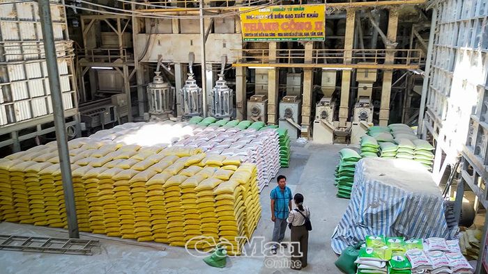 Năm 2026, cơ sở xay xát lúa gạo Thành Công 2, xã Vĩnh Mỹ được hỗ trợ đầu tư máy làm bóng gạo, góp phần nâng cao chất lượng sản phẩm, tăng sức cạnh tranh trên thị trường.