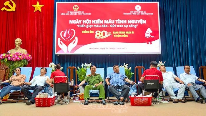 Hiến máu cứu người là một nghĩa cử đẹp. Mỗi đơn vị máu được trao đi không chỉ góp phần cứu sống người bệnh mà còn lan tỏa thông điệp yêu thương, sẻ chia.
