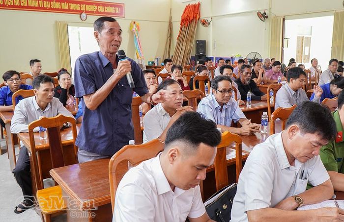 Cử tri Bùi Thanh Hồng, ấp Kinh Đào Đông, kiến nghị sớm xây dựng bờ kè khu vực cửa biển Vàm Xoáy.