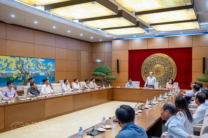 Quang cảnh buổi tiếp Đoàn đại biểu Hội Nông dân tỉnh Cà Mau tại Nhà Quốc hội.